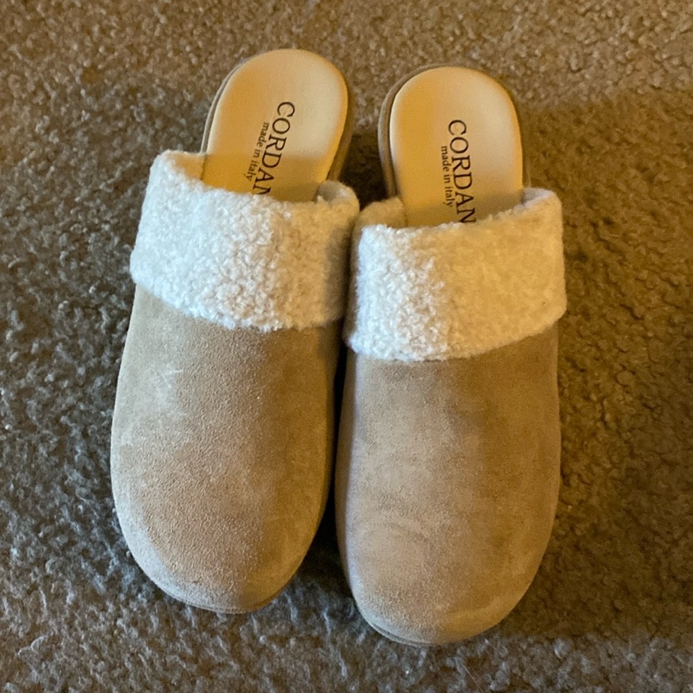 Cordani Faux Fur Clogs. NWOT.